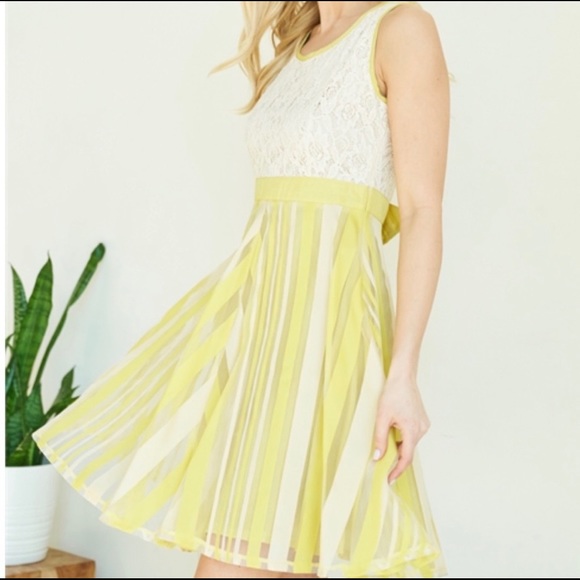 New! Clearance 🔥 Light Yellow Beige Lace, Bows, Stripes, Lined Bow Back Dress - Picture 3 of 5